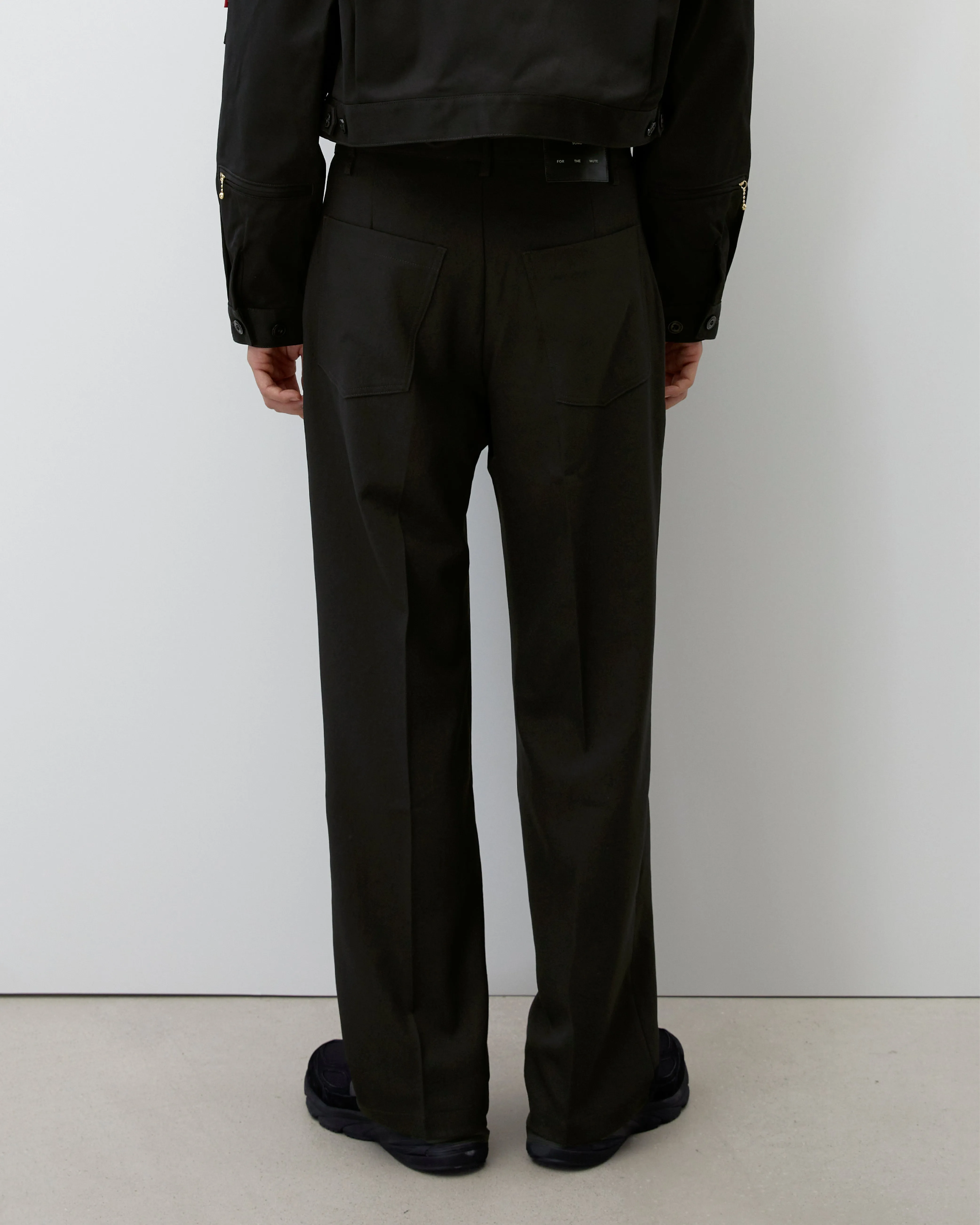 LOOSE PLEATED PANT
