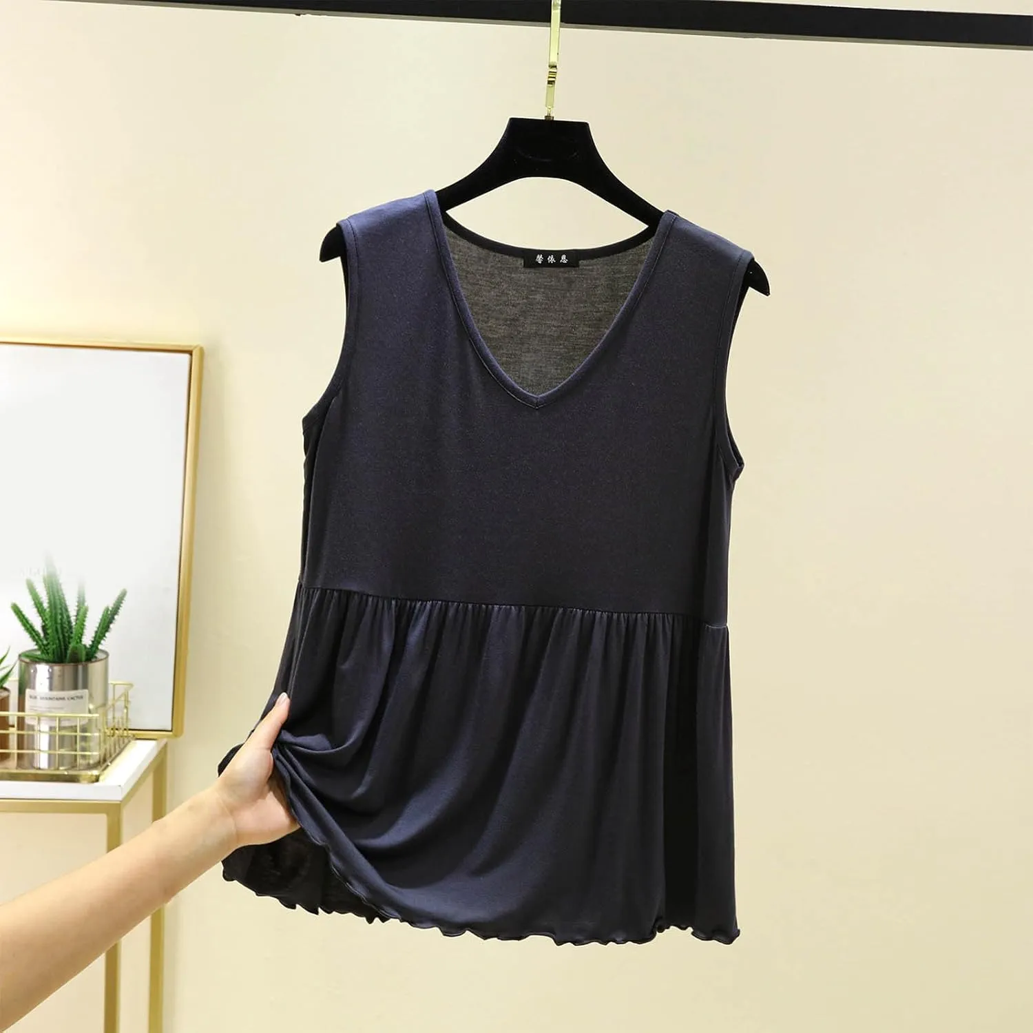 Oplxuo Women Sleeveless Tank Top V-Neck Ruffle Hem Camisole Casual Loose Layering Cami Undershirt for Yoga